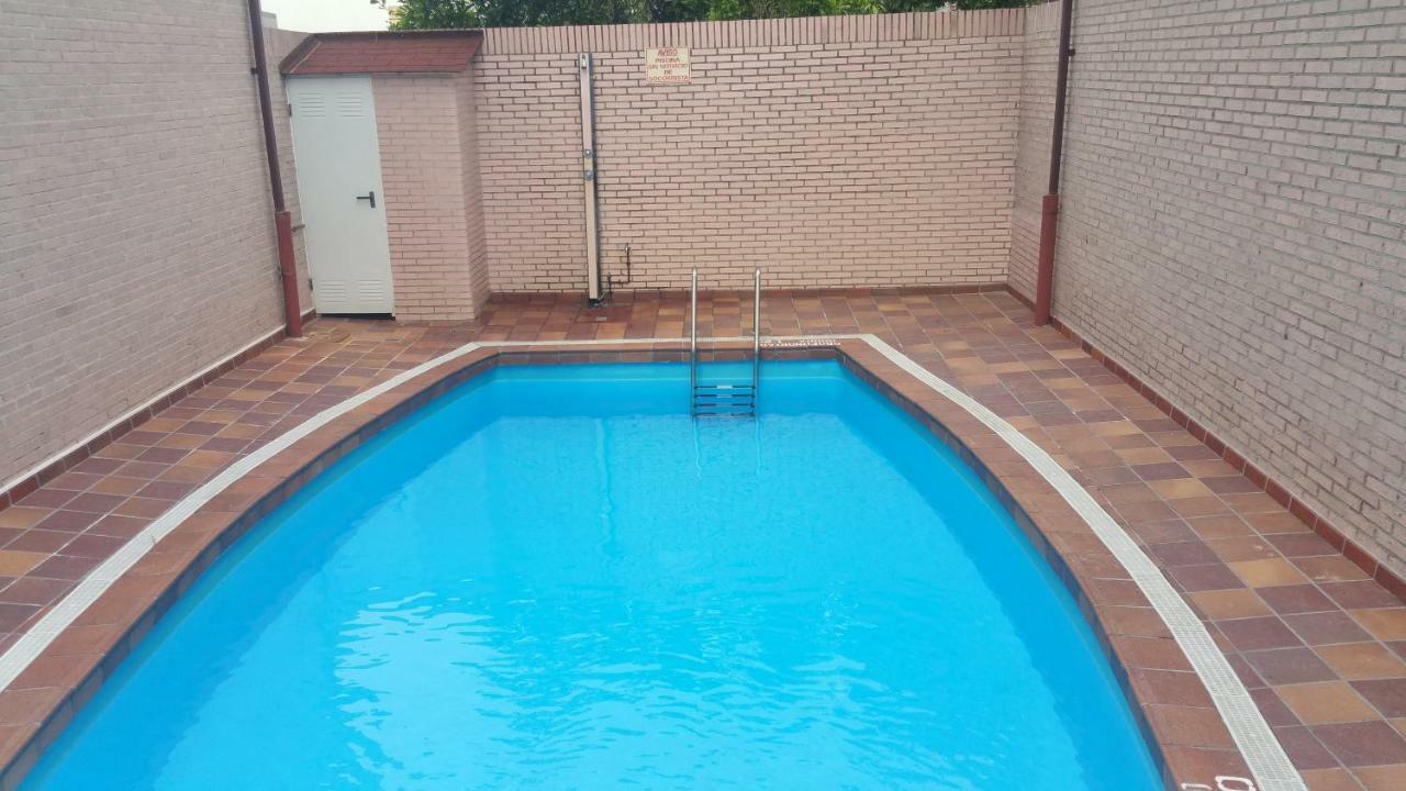 Adosado Con Piscina Y Jardin En Laredo A 100 Mtrs De La Playa Villa Kültér fotó